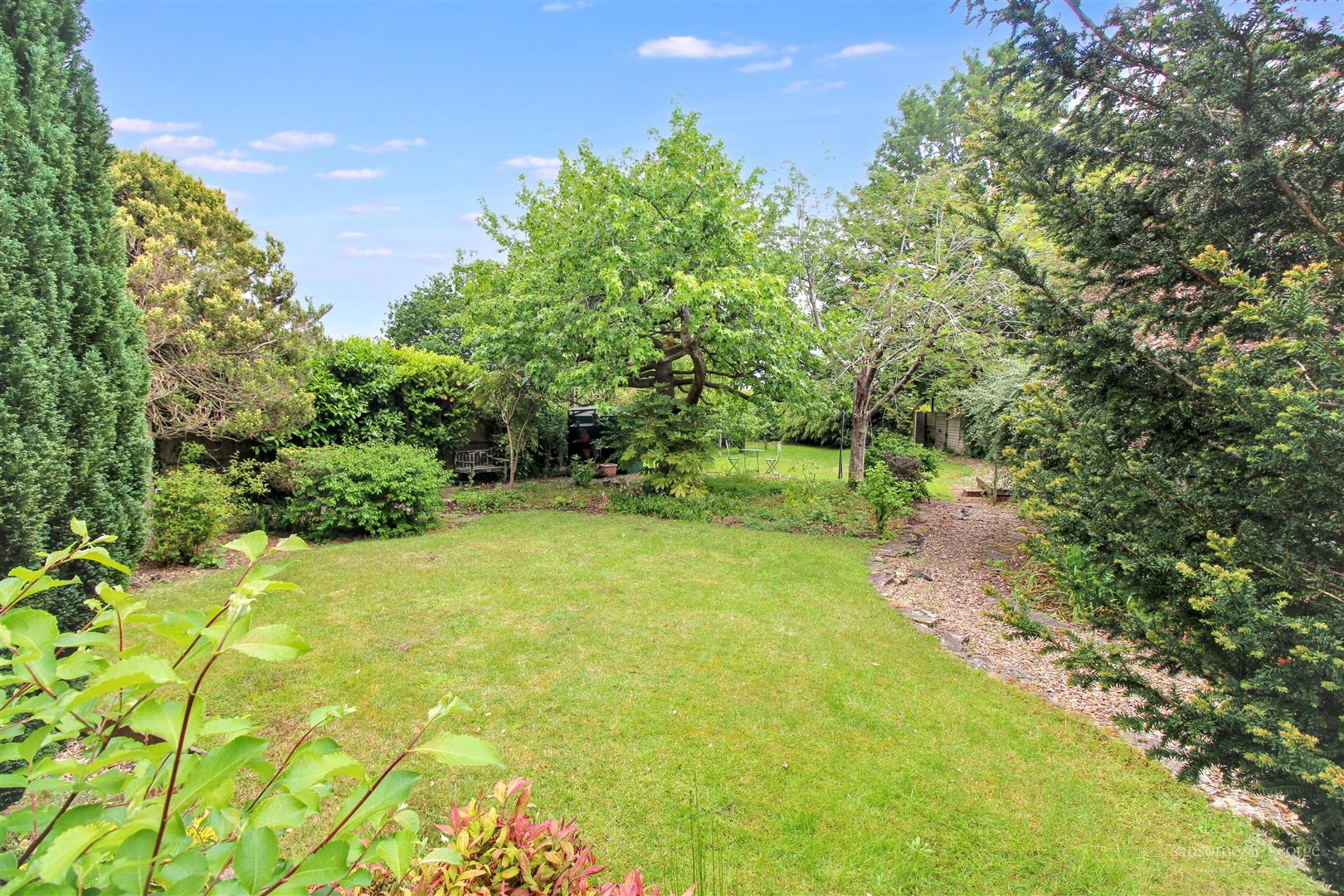 4 bed property in New Lane Hill, Reading